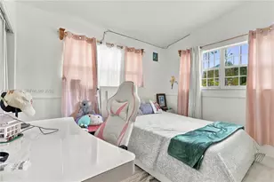 380 NE 173rd St, North Miami Beach, FL 33162 - Photo 25