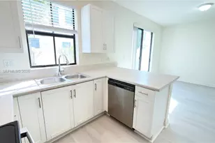 10819 W 33rd Ln, Hialeah, FL 33018 - Photo 3
