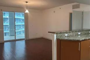 170 SE 14th St, Miami, FL 33131 - Photo 7