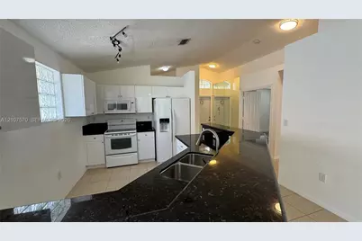4121 Sapphire Bnd, Weston, FL 33331 - Photo 19