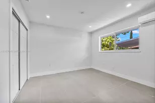 1849 NW 16th St, Miami, FL 33125 - Photo 9