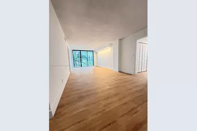 20400 W Country Club Dr #112, Aventura, FL 33180 - Photo 1