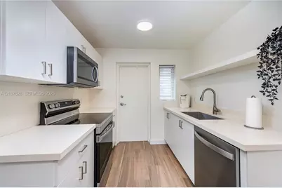 217 Madeira Ave #1, Coral Gables, FL 33134 - Photo 5