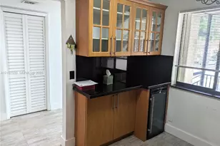 412 Lakeview Dr, Weston, FL 33326 - Photo 5