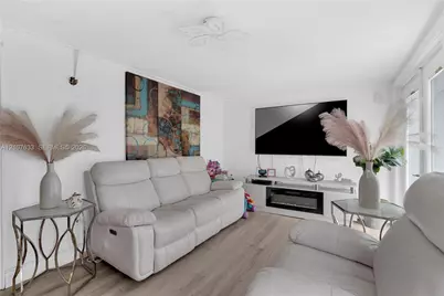 21056 SW 124th Ave Rd, Miami, FL 33177 - Photo 7