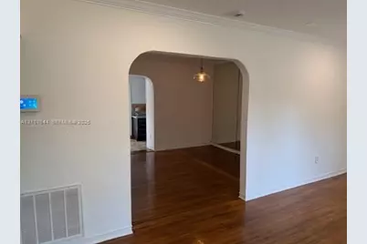 7550 SW 67th Ave, South Miami, FL 33143 - Photo 5