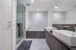 1000 Brickell Plaza, Miami, FL 33131 - Photo 7