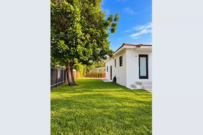 520 NE 111th St #0, Miami, FL 33161 - Photo 3