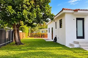 520 NE 111th St, Miami, FL 33161 - Photo 3