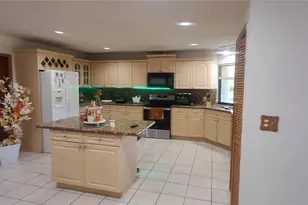13915 SW 14th St, Miami, FL 33184 - Photo 7