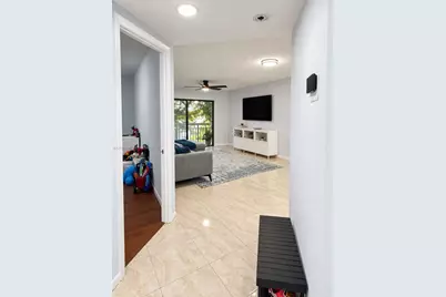 8290 Lake Dr #418, Doral, FL 33166 - Photo 3