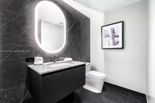 20 NE 11th, Miami, FL 33132 - Photo 17