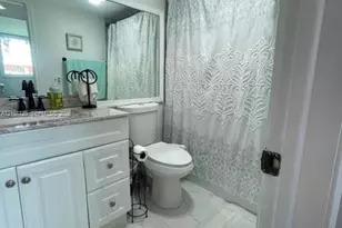 8921 S Hollybrook Blvd, Pembroke Pines, FL 33025 - Photo 23