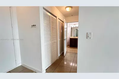 79 SW 12th St #1102-S, Miami, FL 33130 - Photo 5