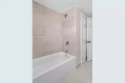 1165 Marseille Dr #21, Miami Beach, FL 33141 - Photo 19