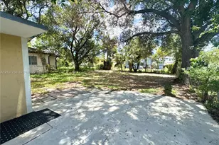 730 NW 15th Terrace, Fort Lauderdale, FL 33311 - Photo 9