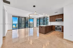 88 SW 7th St, Miami, FL 33130 - Photo 3