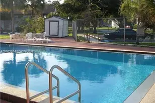 6061 Shaker Wood Cir, Tamarac, FL 33319 - Photo 5