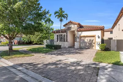 470 SE 34th Ter, Homestead, FL 33033 - Photo 1