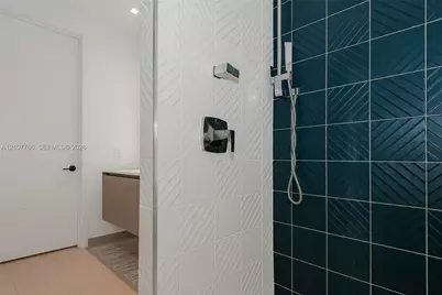 1030 15th St #214, Miami Beach, FL 33139 - Photo 15