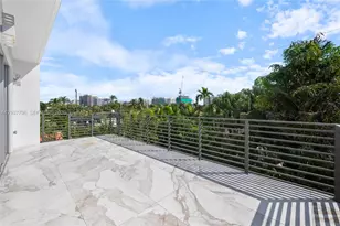 9181 Carlyle Ave, Surfside, FL 33154 - Photo 17