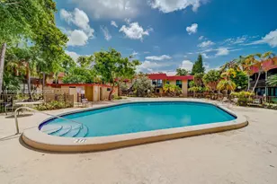 780 NE 199th St, North Miami Beach, FL 33179 - Photo 21