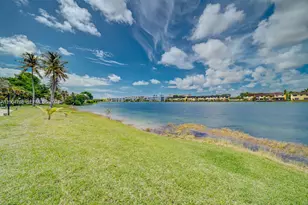 780 NE 199th St, North Miami Beach, FL 33179 - Photo 23