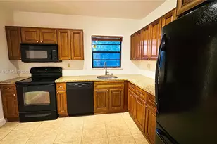 780 NE 199th St, North Miami Beach, FL 33179 - Photo 17