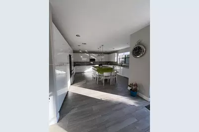 8925 NW 99th Ct, Doral, FL 33178 - Photo 25