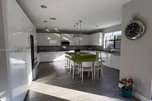 8925 NW 99th Ct, Doral, FL 33178 - Photo 25