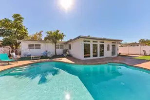 2565 NE 214th St, Miami, FL 33180 - Photo 1