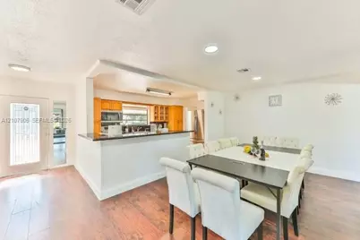2565 NE 214th St #2565, Miami, FL 33180 - Photo 9