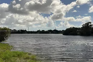9884 NW 15th St, Pembroke Pines, FL 33024 - Photo 35