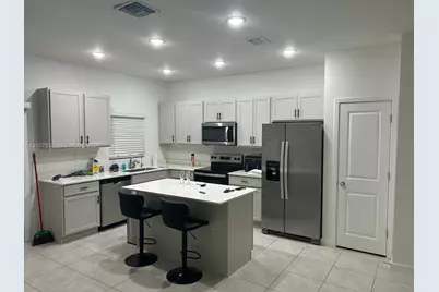 826 SW 11th Ter, Florida City, FL 33034 - Photo 5