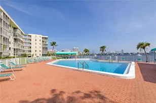2910 Point E Dr, Aventura, FL 33160 - Photo 23