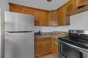 2910 Point E Dr, Aventura, FL 33160 - Photo 7