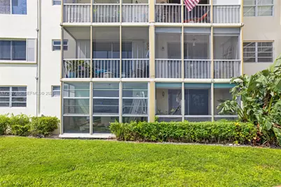 2910 Point East Dr #M108, Aventura, FL 33160 - Photo 21