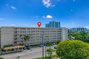 2910 Point E Dr, Aventura, FL 33160 - Photo 29