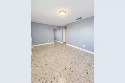 2315 W Okeechobee Rd #307, Hialeah, FL 33010 - Photo 5