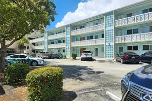 455 Golden Isles Dr, Hallandale Beach, FL 33009 - Photo 9