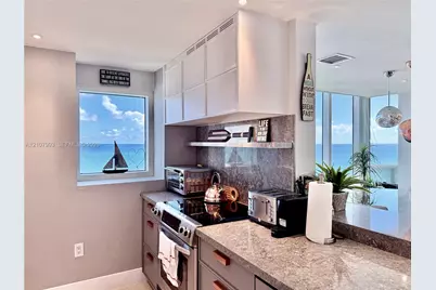 10275 Collins Ave #1110, Bal Harbour, FL 33154 - Photo 17