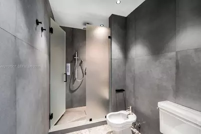 50 S Pointe Dr #1805, Miami Beach, FL 33139 - Photo 13