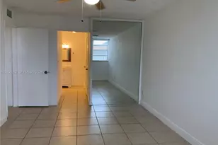 8889 Fontainebleau Blvd, Miami, FL 33172 - Photo 9