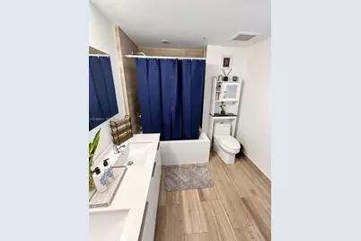 1300 Brickell Bay Dr #2405, Miami, FL 33131 - Photo 7