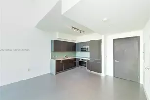 1080 Brickell Ave, Miami, FL 33131 - Photo 9