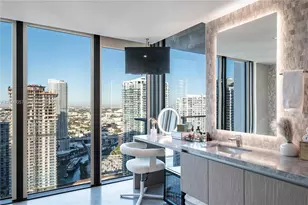 68 SE 6th St, Miami, FL 33131 - Photo 25