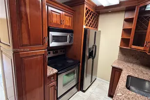 10810 N Kendall Dr, Miami, FL 33176 - Photo 3