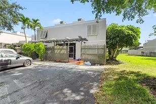1431 NW 112th Terrace, Pembroke Pines, FL 33026 - Photo 1