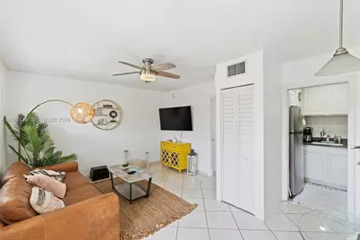 815 Middle River Dr #312, Fort Lauderdale, FL 33304 - Photo 3