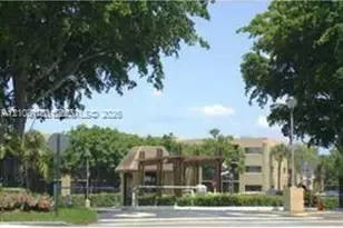 8025 SW 107th Ave, Miami, FL 33173 - Photo 19